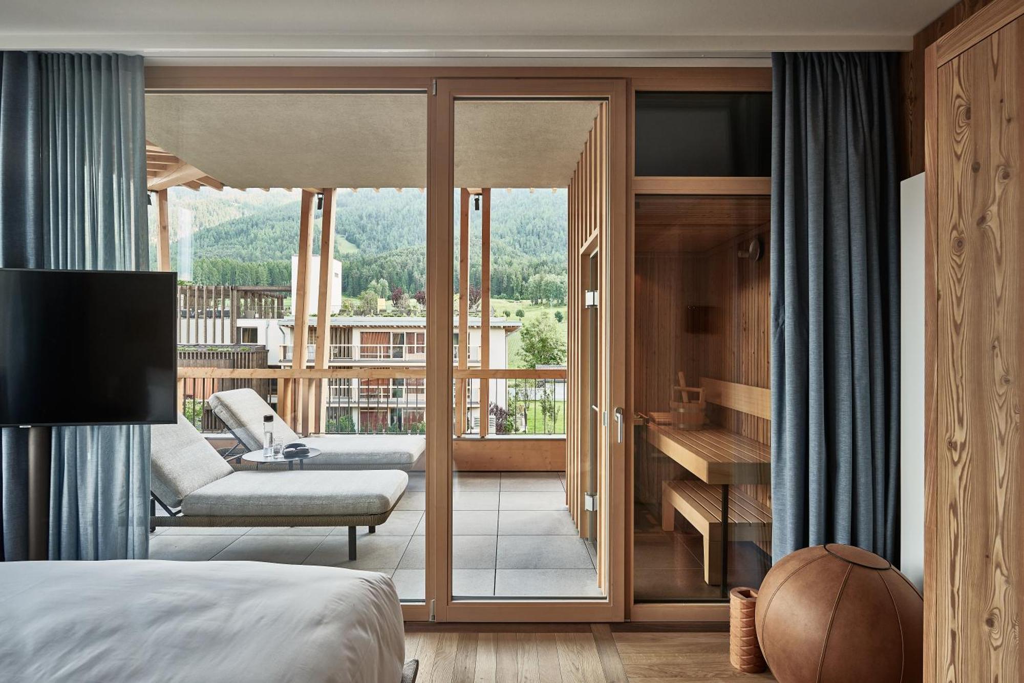 Falkensteiner Hotel Kronplatz - The Leading Hotels Of The World (Adults Only) Riscone Εξωτερικό φωτογραφία A room at the Hotel 7132 Summit