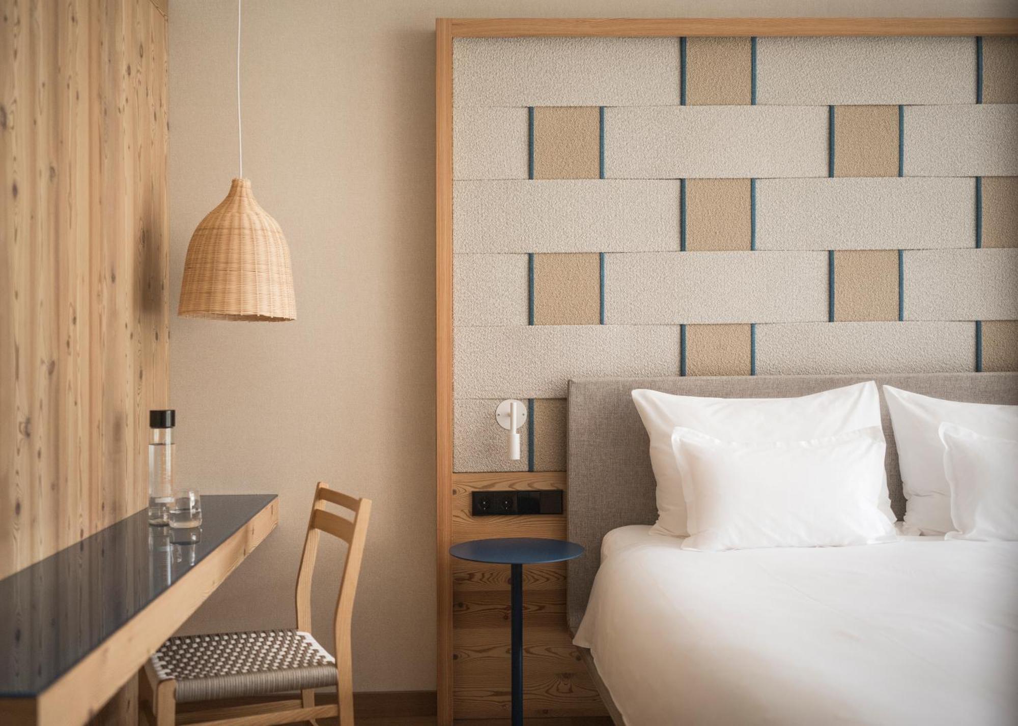 Falkensteiner Hotel Kronplatz - The Leading Hotels Of The World (Adults Only) Riscone Δωμάτιο φωτογραφία A room at the hotel