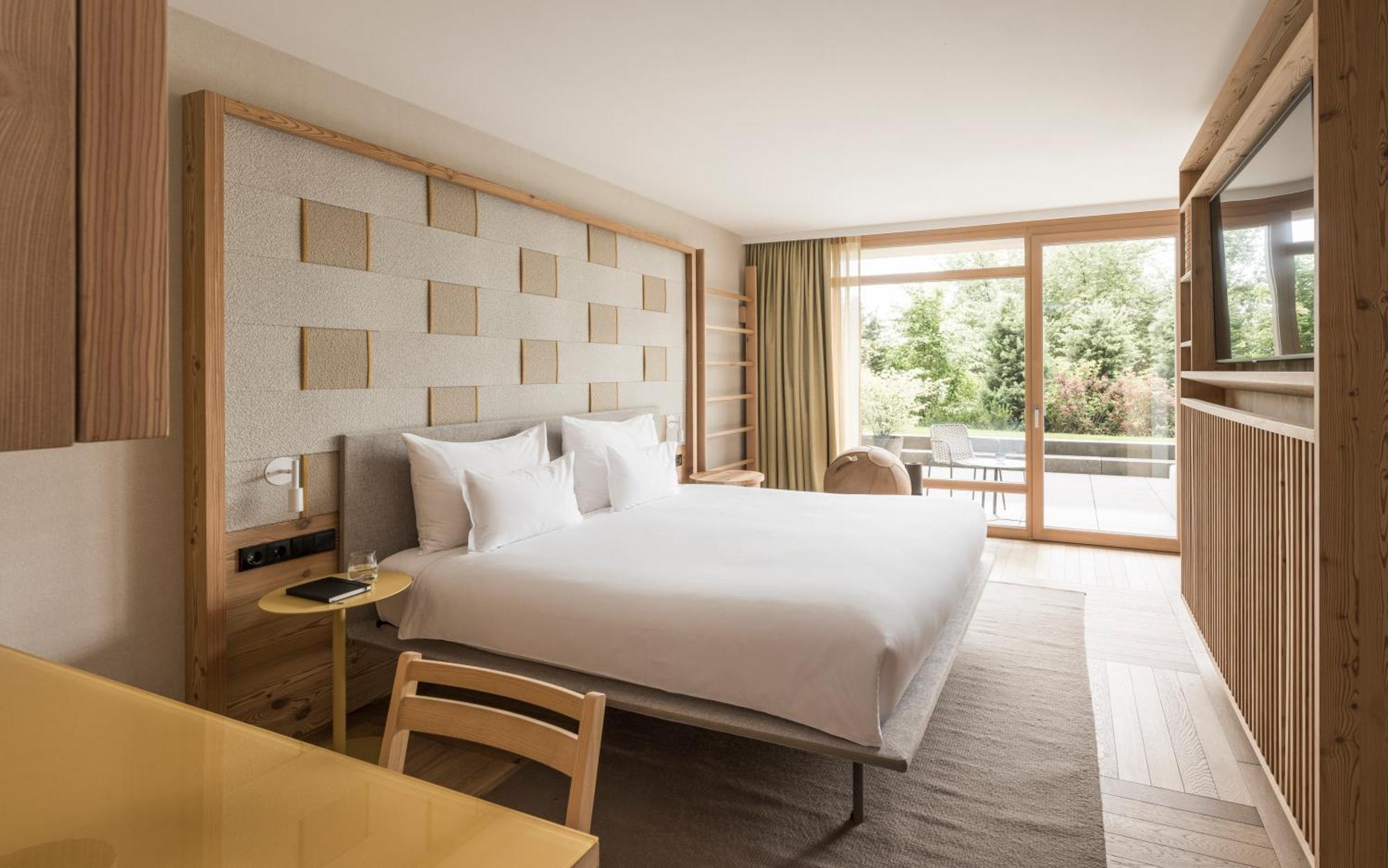 Falkensteiner Hotel Kronplatz - The Leading Hotels Of The World (Adults Only) Riscone Εξωτερικό φωτογραφία A room at the hotel