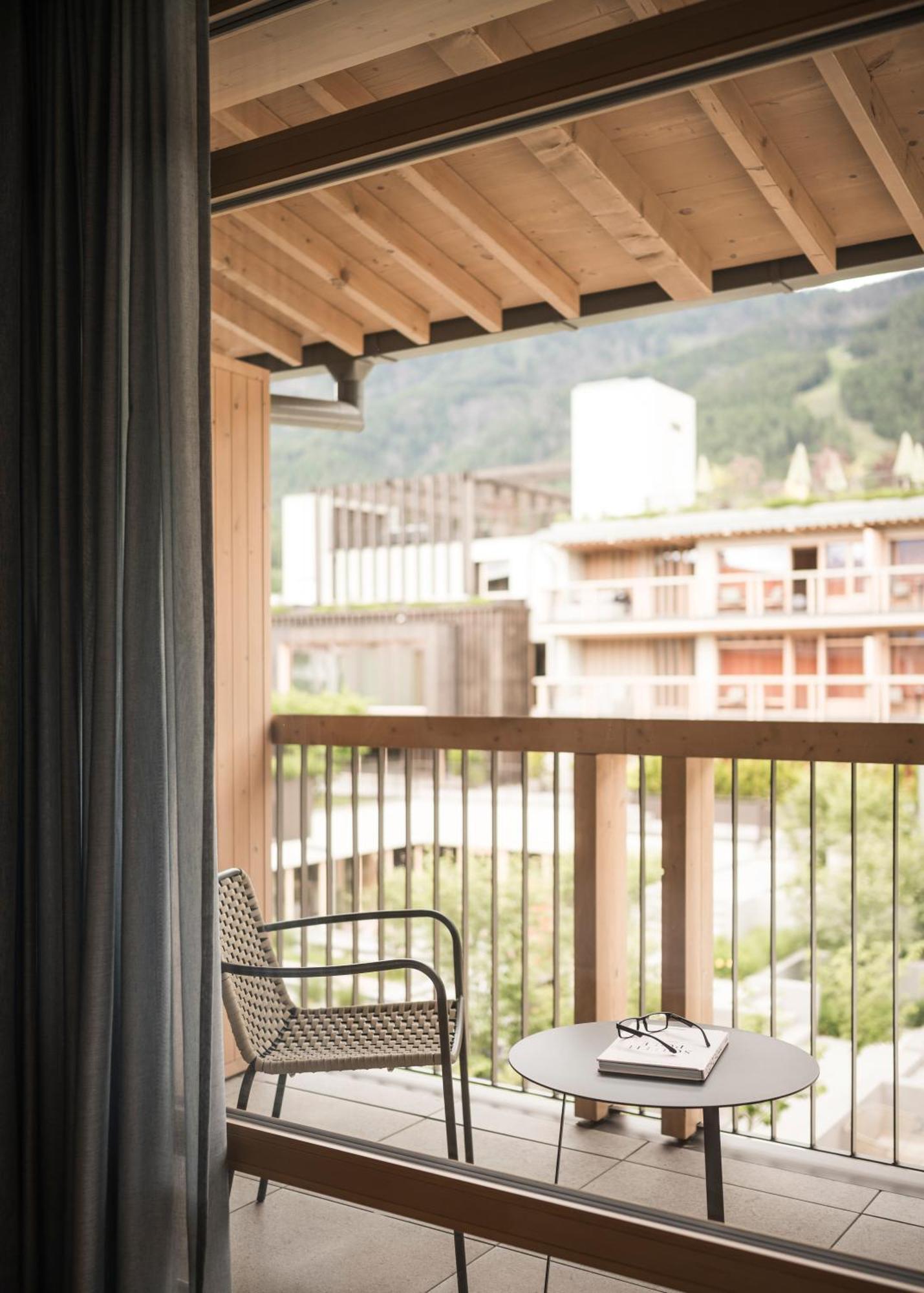 Falkensteiner Hotel Kronplatz - The Leading Hotels Of The World (Adults Only) Riscone Δωμάτιο φωτογραφία A balcony