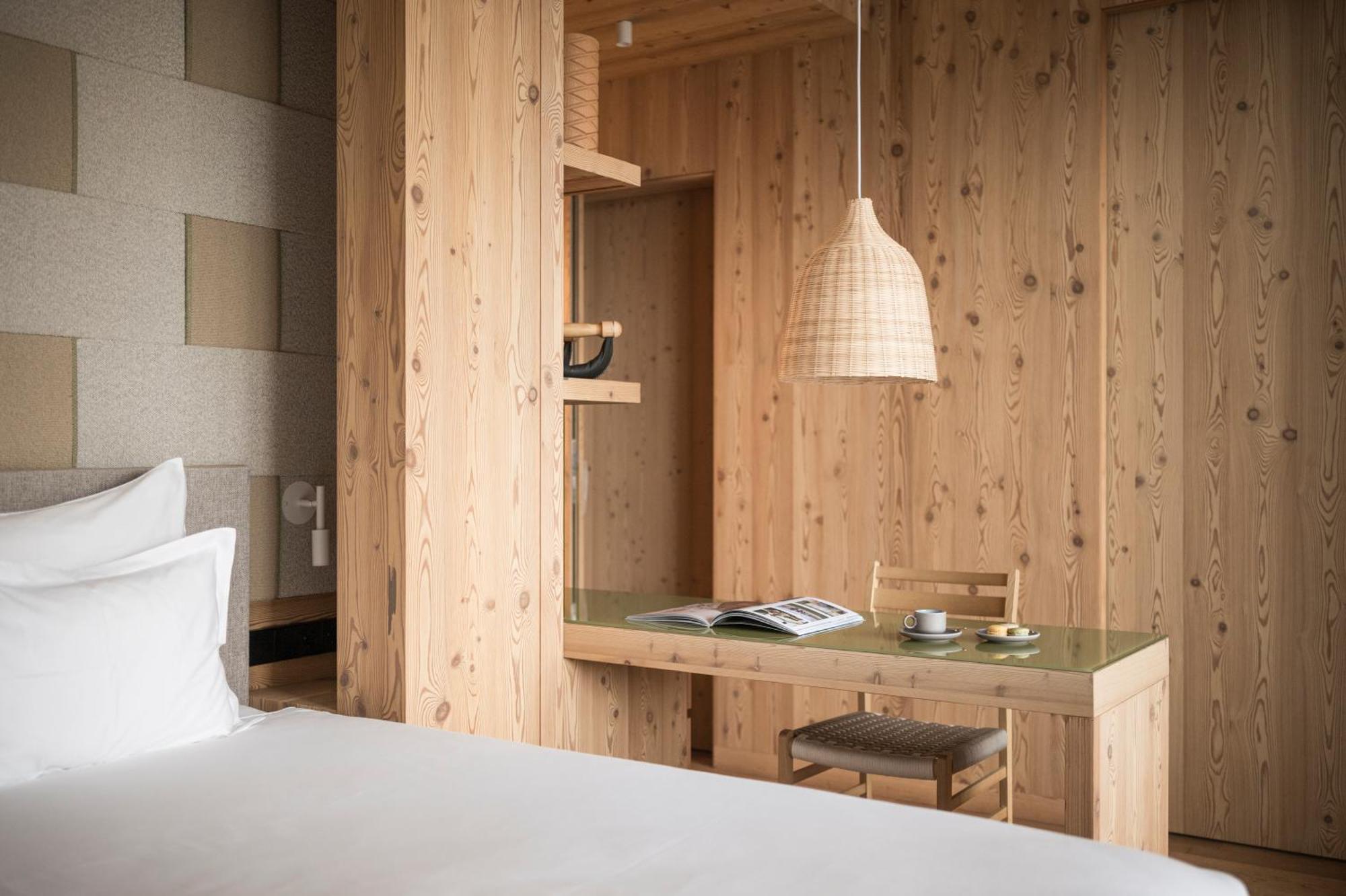 Falkensteiner Hotel Kronplatz - The Leading Hotels Of The World (Adults Only) Riscone Δωμάτιο φωτογραφία A room at the Hotel