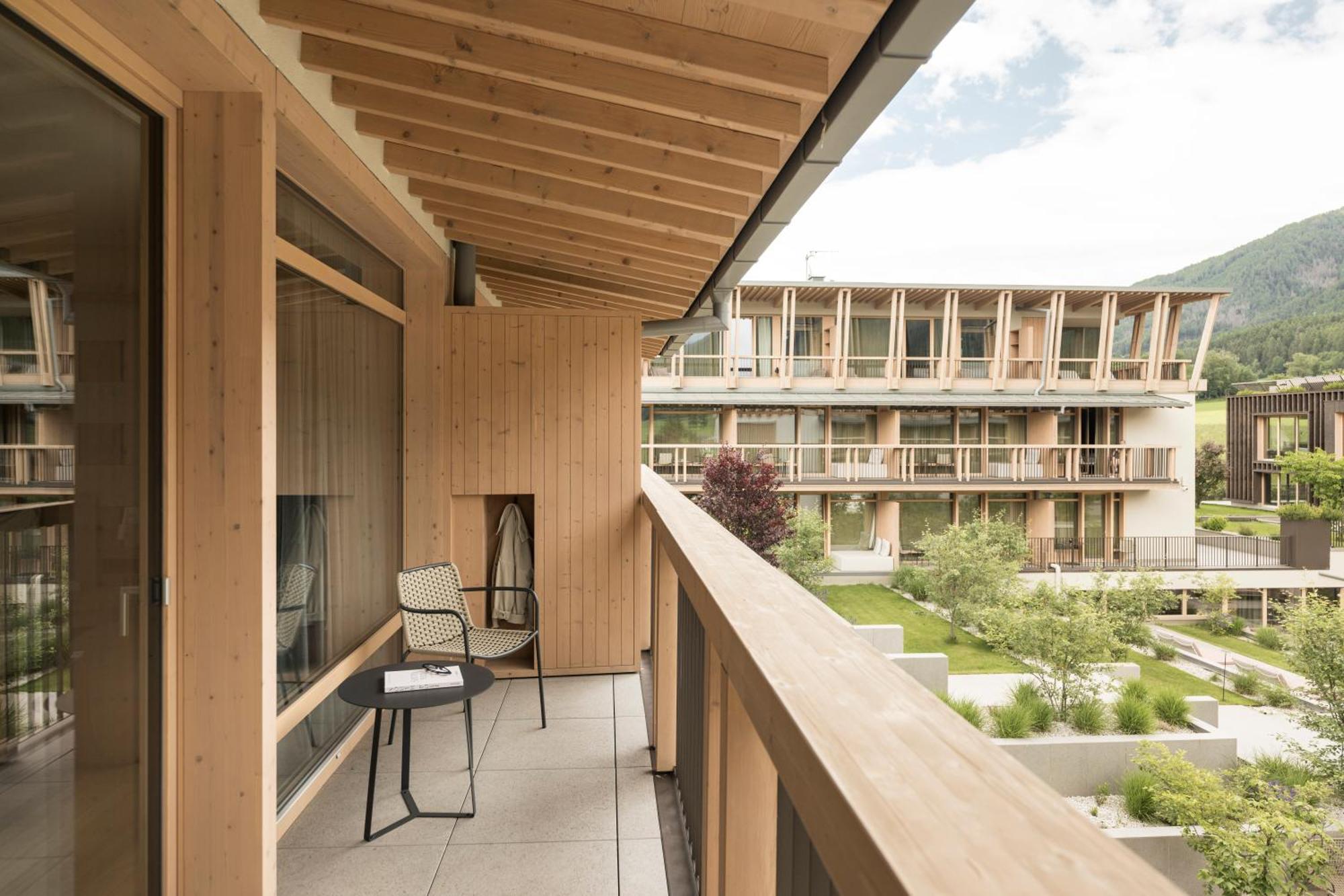 Falkensteiner Hotel Kronplatz - The Leading Hotels Of The World (Adults Only) Riscone Εξωτερικό φωτογραφία The balcony of a room at the Hotel